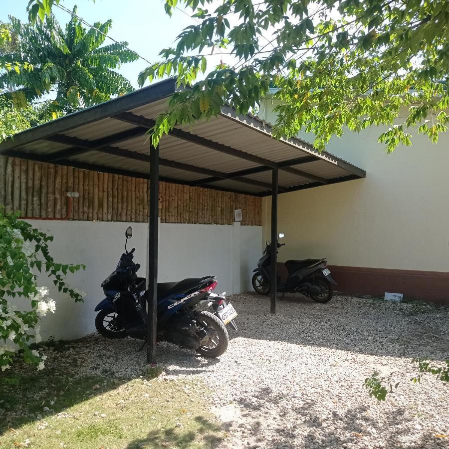 Midnite Inn Panglao Exterior foto
